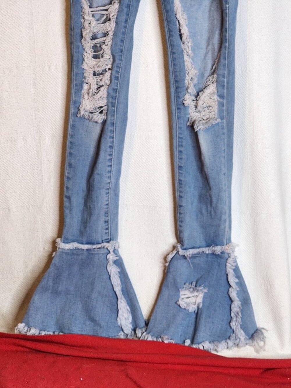 Akira Light Wash Distressed Cotton Poly Span Fringe Flare Bottom Jeans Sz 9 W28 - Picture 5 of 16